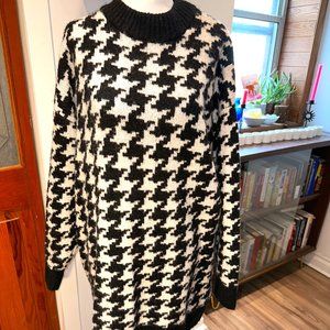 H&M  - Sweater Dress - Black and White Houndstooth